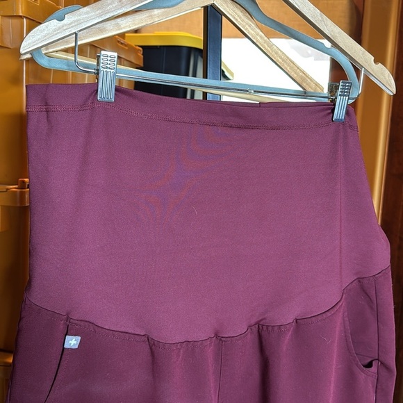 FIGS Burgundy Maternity Jogger Scrub Pants Size XXL - Picture 9 of 16